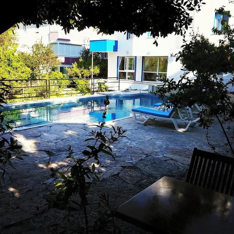 Çeşme Parla Apart Hotel מראה חיצוני תמונה