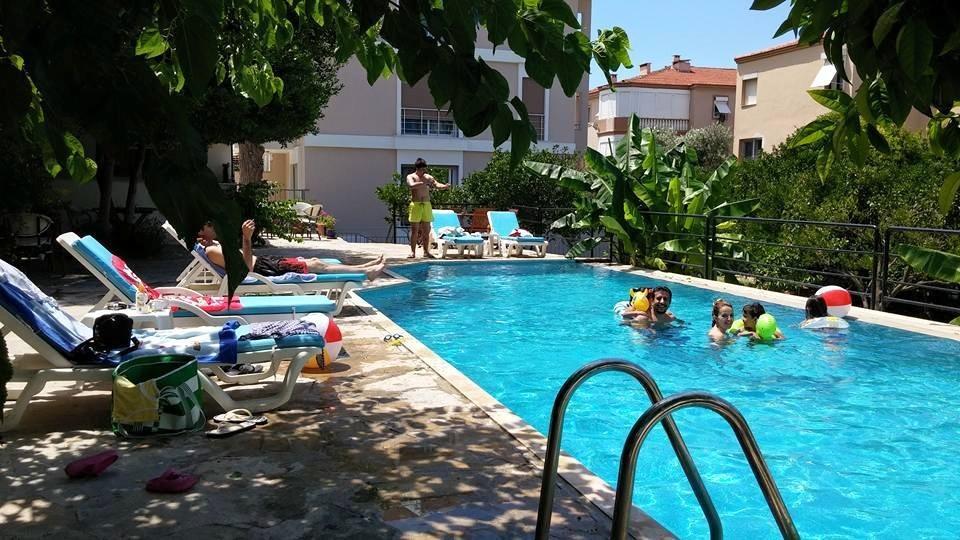 Çeşme Parla Apart Hotel מראה חיצוני תמונה