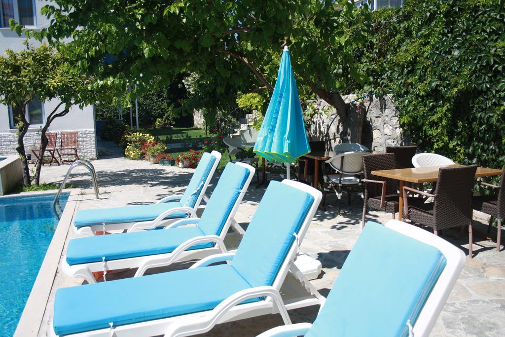 Çeşme Parla Apart Hotel מראה חיצוני תמונה