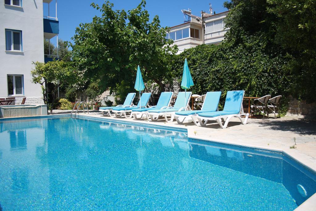 Çeşme Parla Apart Hotel מראה חיצוני תמונה