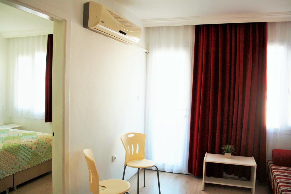 Çeşme Parla Apart Hotel מראה חיצוני תמונה