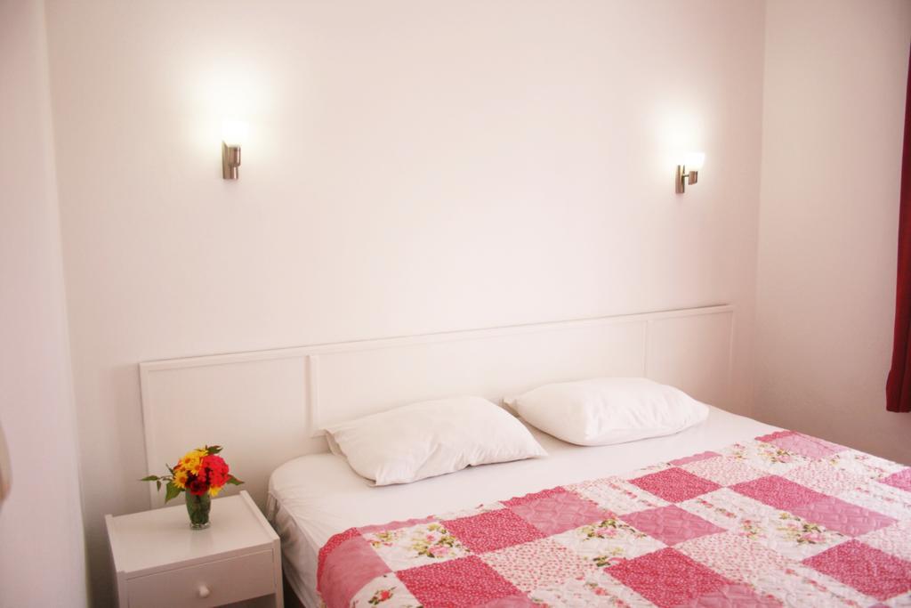 Çeşme Parla Apart Hotel מראה חיצוני תמונה