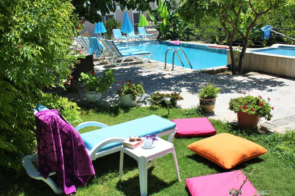 Çeşme Parla Apart Hotel מראה חיצוני תמונה