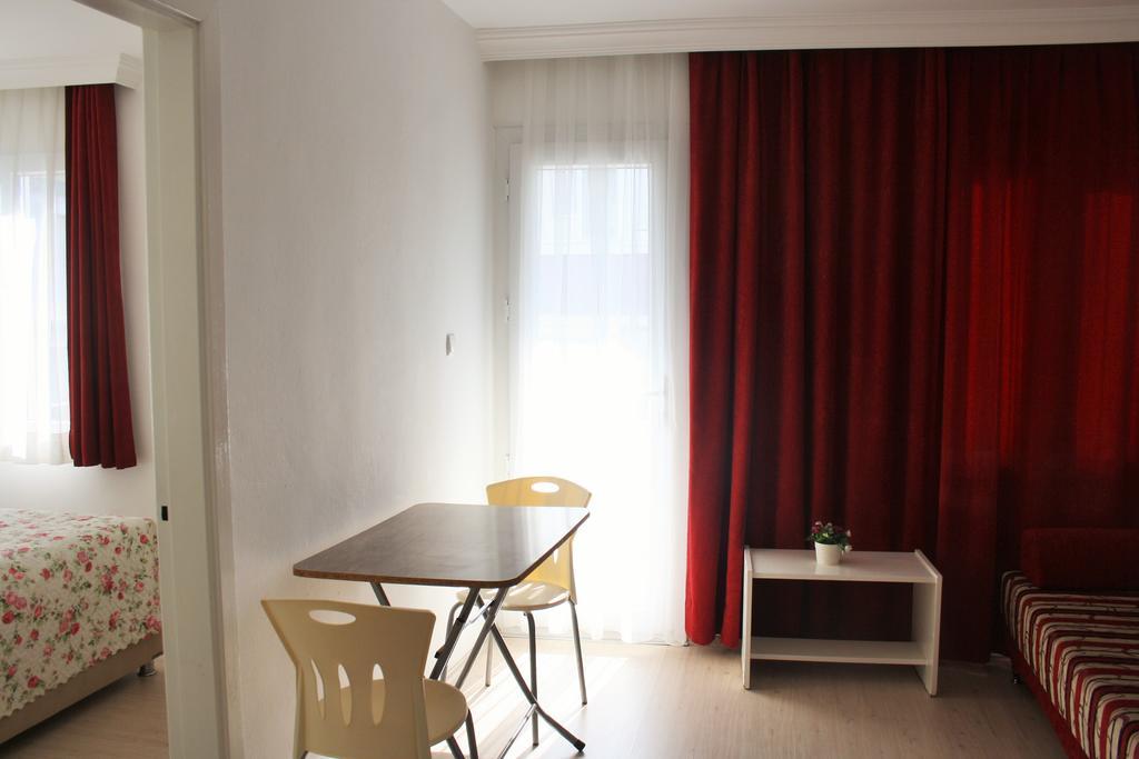 Çeşme Parla Apart Hotel מראה חיצוני תמונה