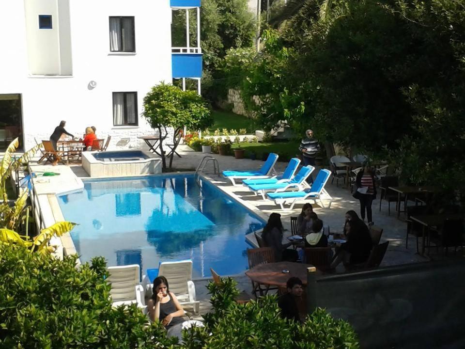 Çeşme Parla Apart Hotel מראה חיצוני תמונה