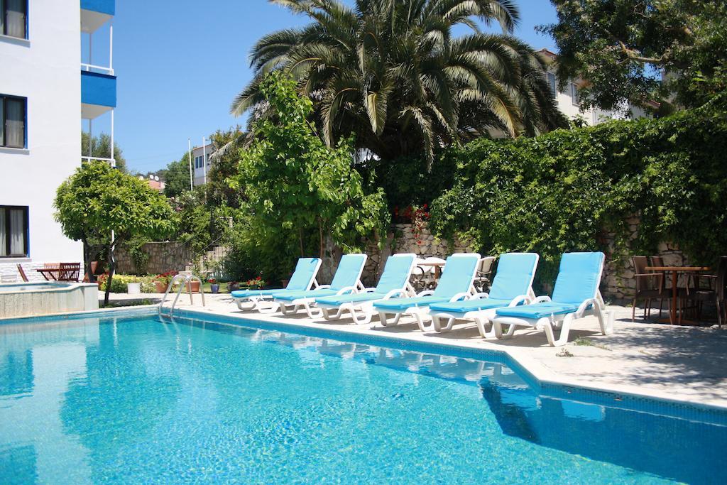 Çeşme Parla Apart Hotel מראה חיצוני תמונה