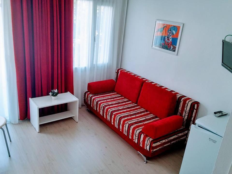 Çeşme Parla Apart Hotel מראה חיצוני תמונה