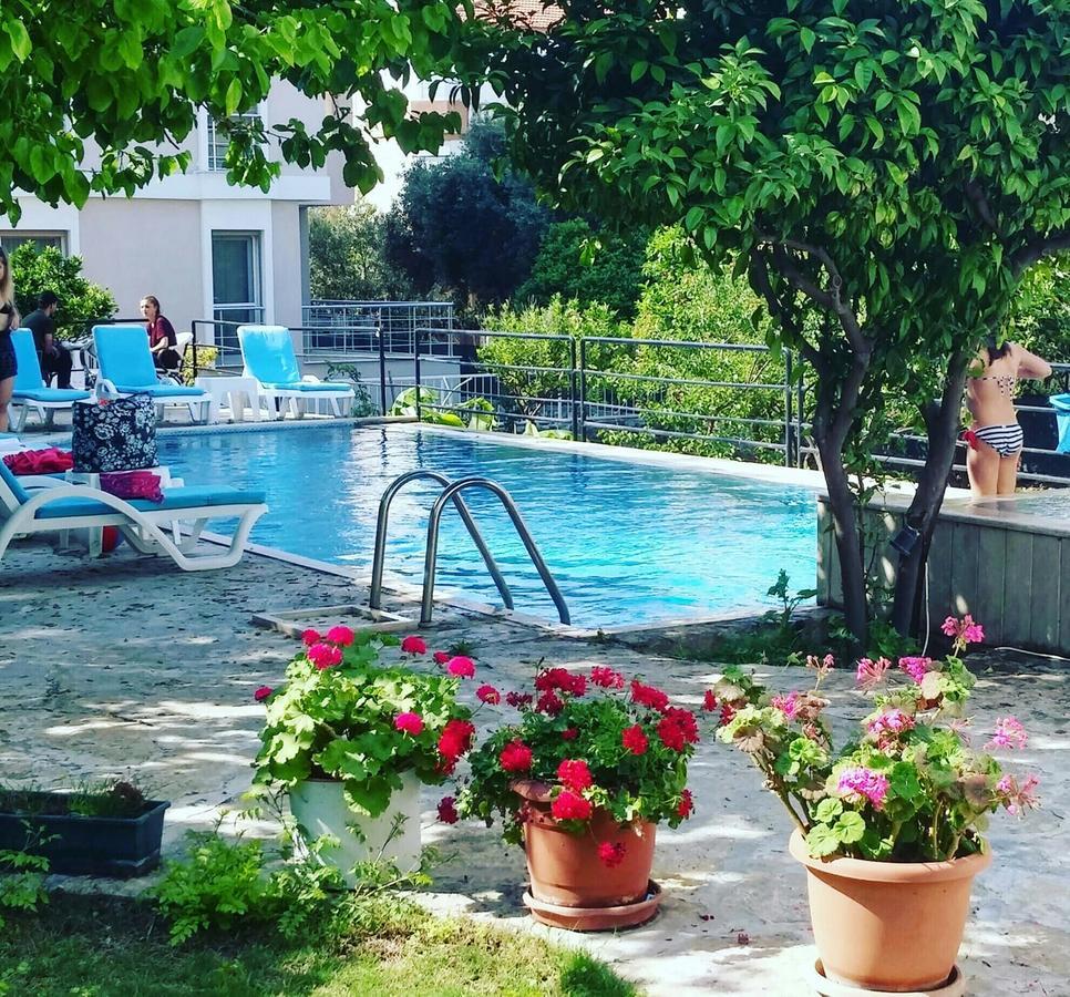 Çeşme Parla Apart Hotel מראה חיצוני תמונה