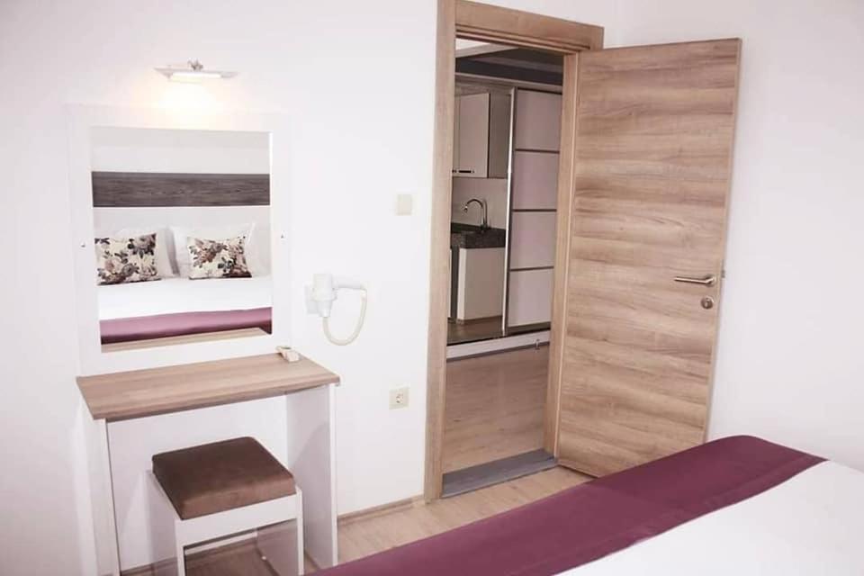 Çeşme Parla Apart Hotel מראה חיצוני תמונה